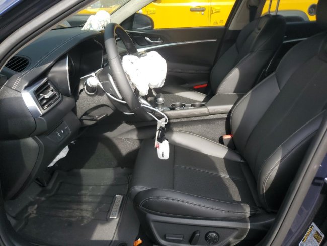 Salvage 2026 Genesis G70  in Blue