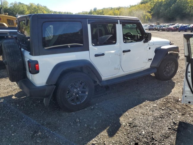 Salvage 2024 Jeep Wrangler  in White