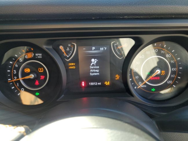 Salvage 2024 Jeep Wrangler  in White