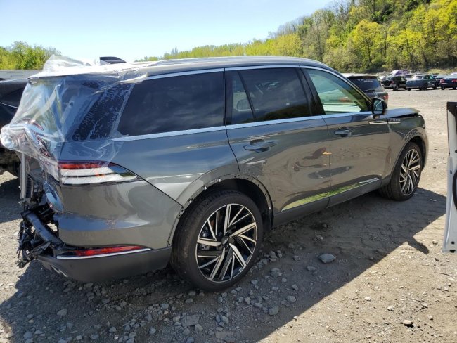 Salvage 2025 Lincoln Aviator Reserve in Gray