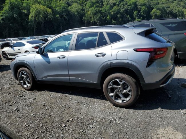 Salvage 2025 Chevrolet Trax  in Gray