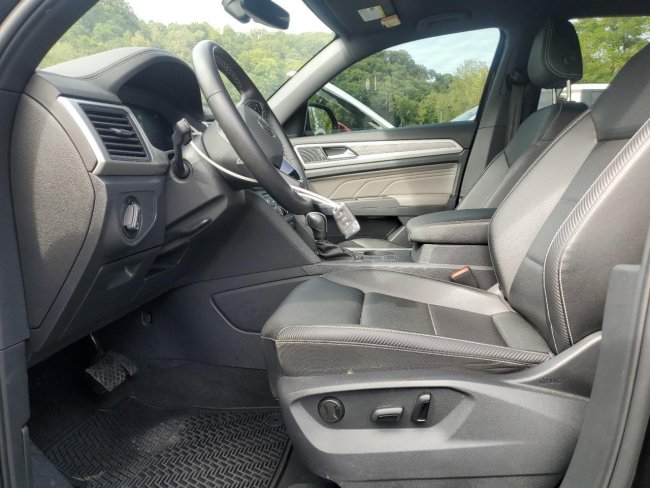 Salvage 2023 Volkswagen Atlas Cross Sport Se in Black