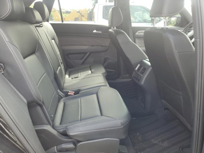 Salvage 2023 Volkswagen Atlas Cross Sport Se in Black