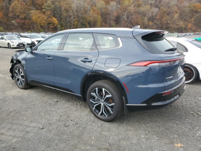 Salvage 2025 Toyota Crown Xle in Blue