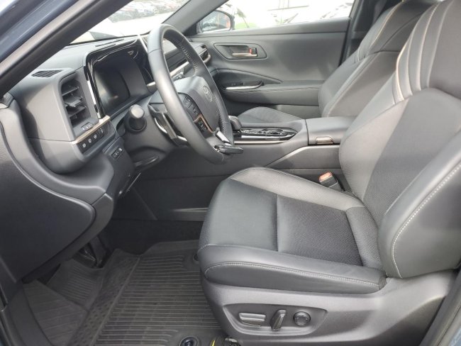 Salvage 2025 Toyota Crown Xle in Blue