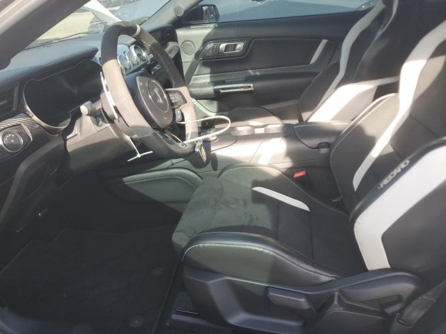 Salvage 2020 Ford Mustang Shelby Gt500 in Белый