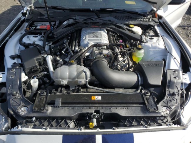 Salvage 2020 Ford Mustang Shelby Gt500 in Белый