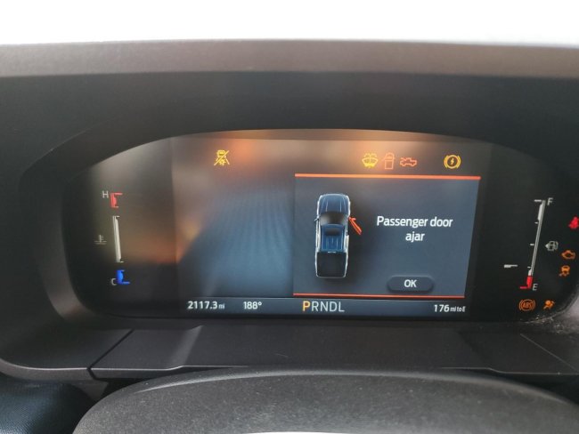 Salvage 2025 Ford Maverick Lariat in Green