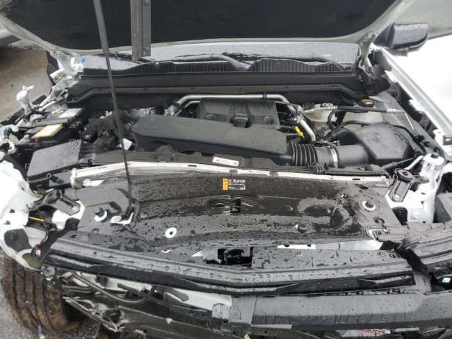 Salvage 2024 Chevrolet Colorado Trail Boss in White