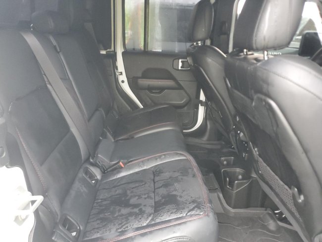 Salvage 2024 Jeep Gladiator Rubicon in White