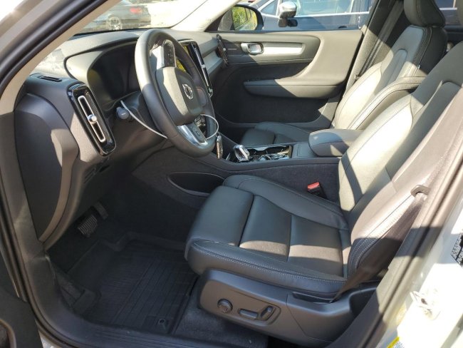 Salvage 2024 Volvo Xc40  in Gray