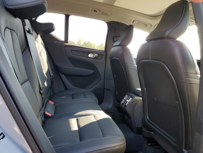 Salvage 2024 Volvo Xc40  in Gray