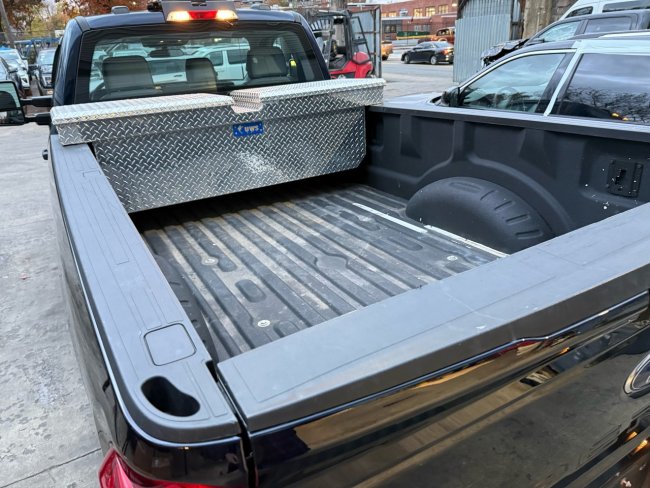 Salvage 2023 Ford F-250 Super Duty Xlt in Синий