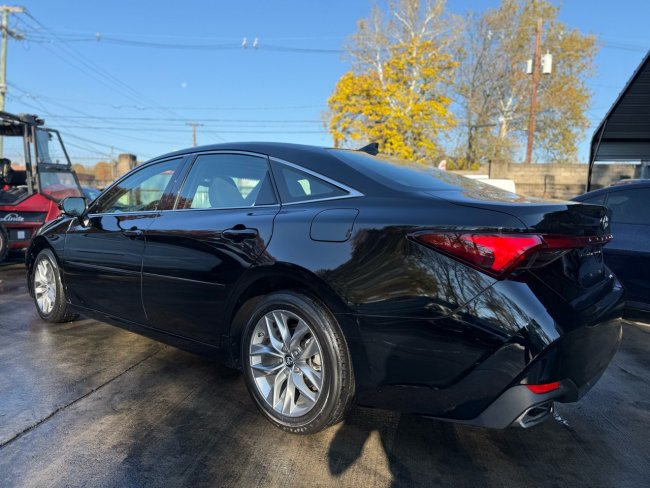 Salvage 2019 Toyota Avalon Xle in Синий