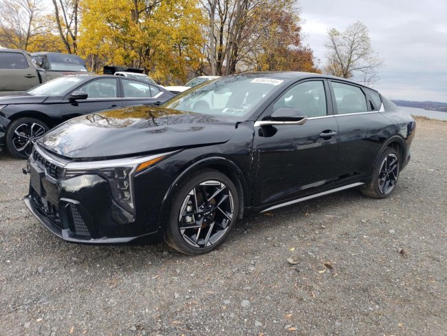Salvage 2025 Kia K4 Gt Line in Черный