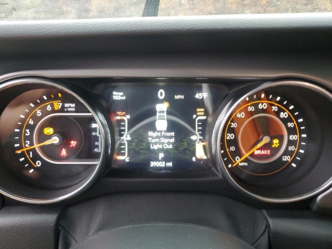 Salvage 2021 Jeep Gladiator Sport in Серый