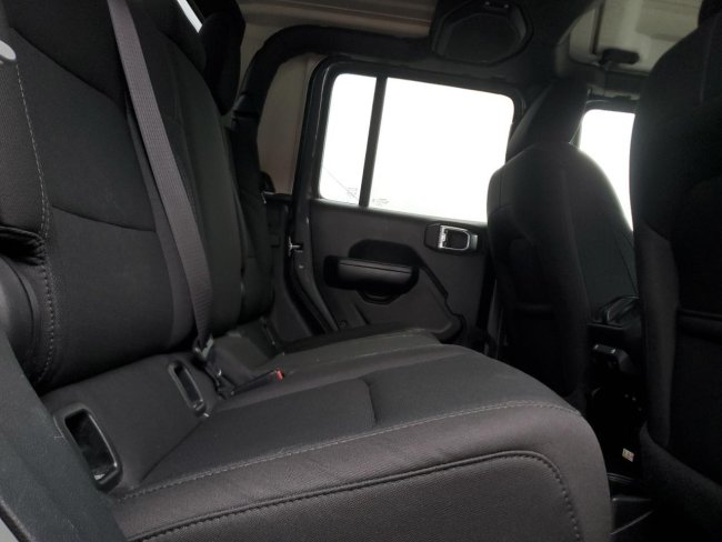 Salvage 2021 Jeep Gladiator Sport in Серый