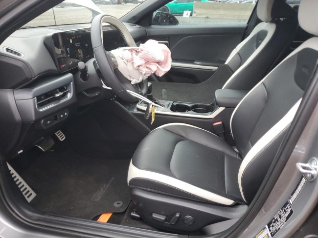 Salvage 2025 Kia K4 Gt-line Turbo in Серый