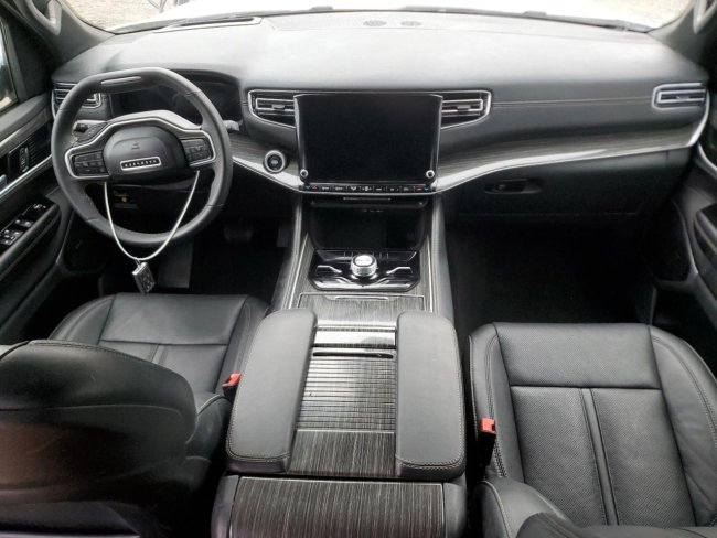 Salvage 2022 Jeep Wagoneer Series Iii in White