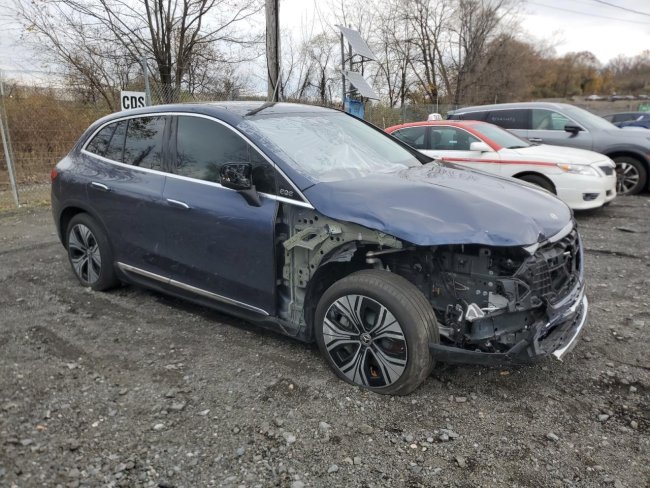 Salvage 2025 Mercedes-benz Eqe  in Blue