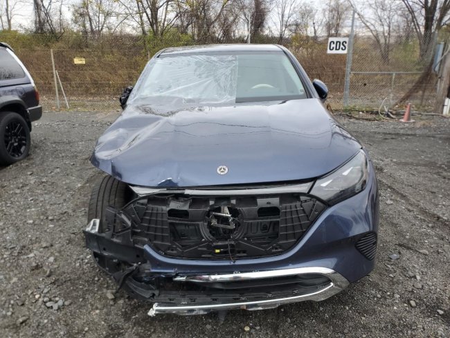 Salvage 2025 Mercedes-benz Eqe  in Blue