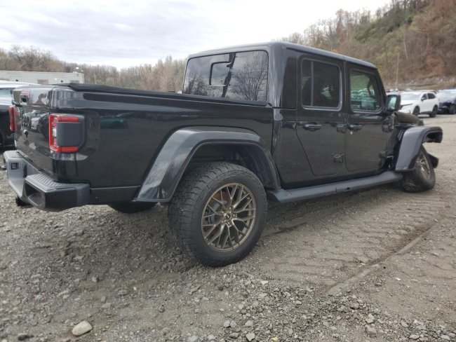 Salvage 2021 Jeep Gladiator Overland in Black