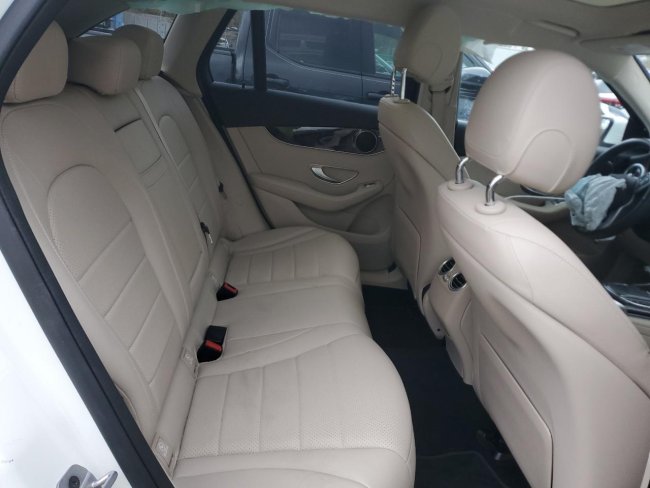 Salvage 2022 Mercedes-benz Glc 300  in White