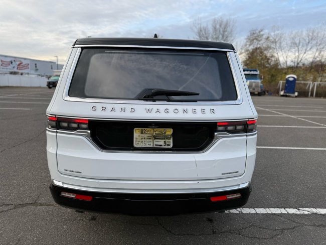 Salvage 2023 Jeep Grand Wagoneer Series Iii in White