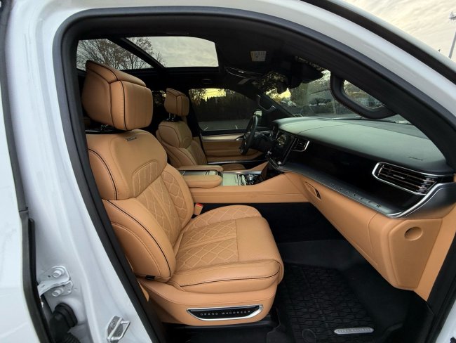 Salvage 2023 Jeep Grand Wagoneer Series Iii in White