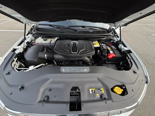 Salvage 2023 Jeep Grand Wagoneer Series Iii in White