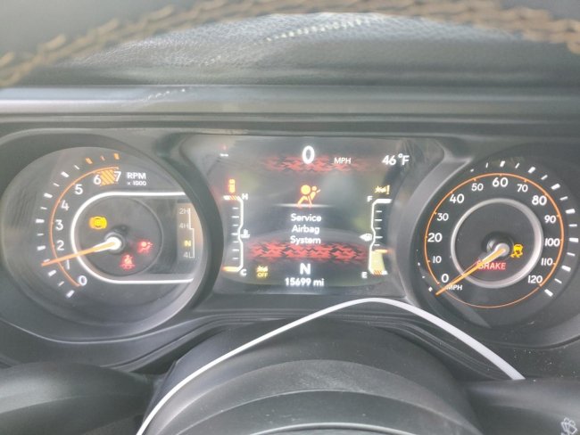 Salvage 2024 Jeep Wrangler  in Gray