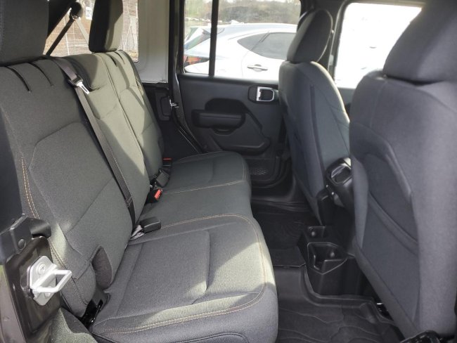 Salvage 2024 Jeep Wrangler  in Gray