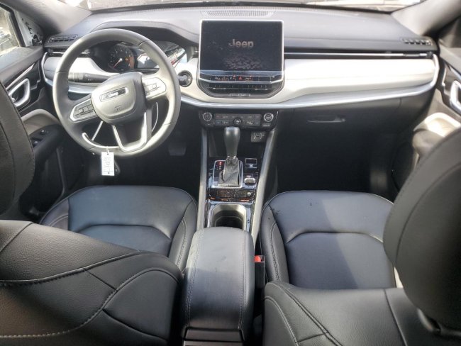 Salvage 2025 Jeep Compass Limited in White