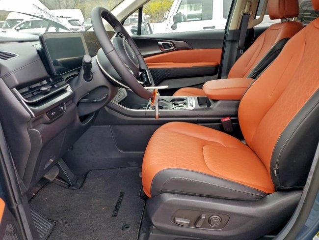 Salvage 2025 Kia Carnival Sx in Blue