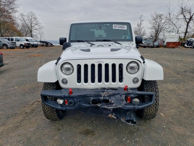 Salvage 2017 Jeep Wrangler Rubicon in White