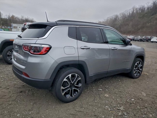 Salvage 2023 Jeep Compass Limited in Gray