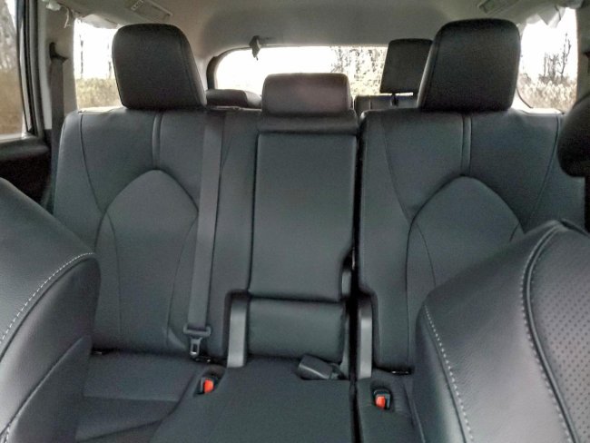 Salvage 2024 Toyota Grand Highlander Xle in Черный