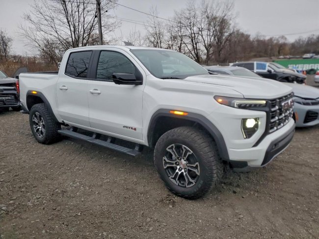 Salvage 2024 Gmc Canyon At4 in White