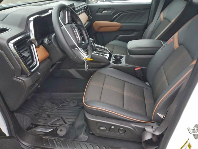 Salvage 2024 Gmc Canyon At4 in White