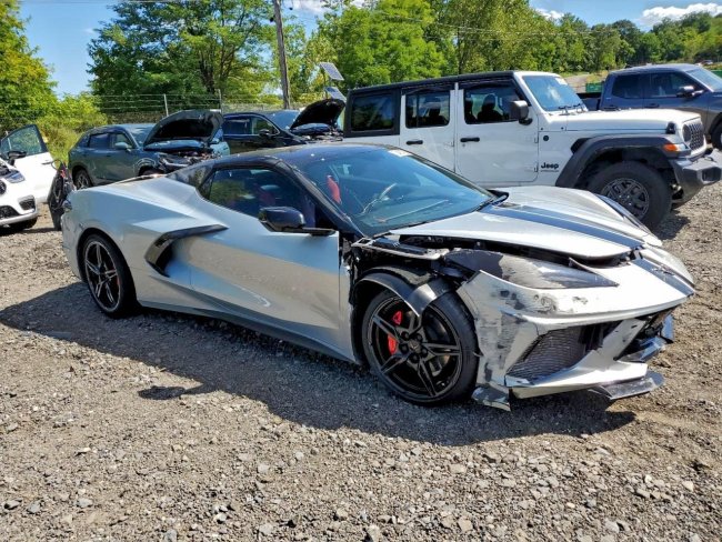 Salvage 2021 Chevrolet Corvette Stingray 3lt in Silver