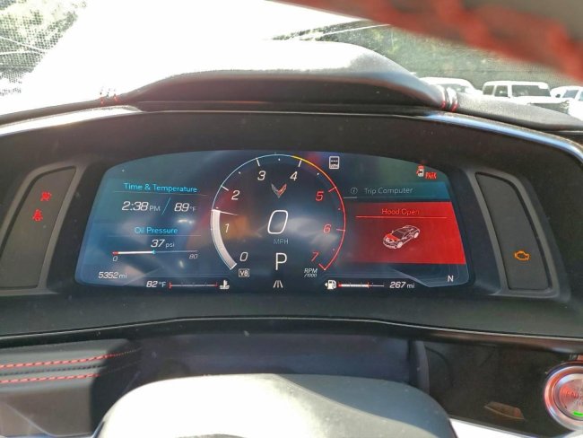 Salvage 2021 Chevrolet Corvette Stingray 3lt in Silver