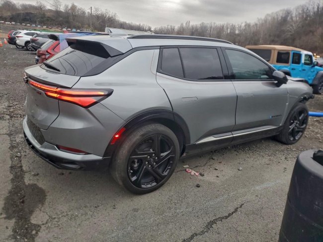 Salvage 2024 Chevrolet Equinox Rs in Gray