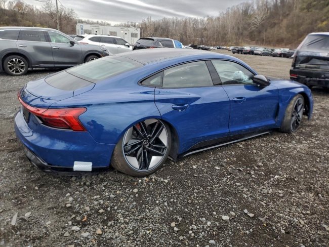Salvage 2024 Audi Rs E-tron Gt in Blue