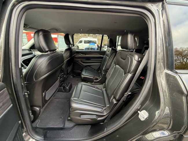 Salvage 2023 Jeep Grand Cherokee L Limited in Green