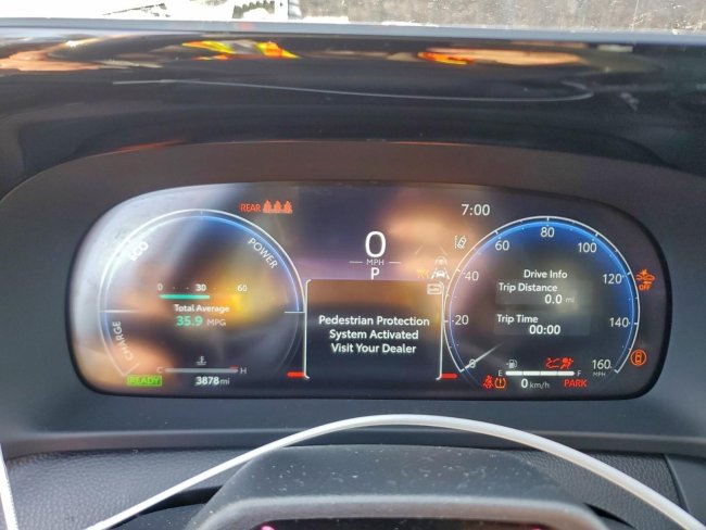 Salvage 2025 Toyota Crown Signia Xle in Коричневый