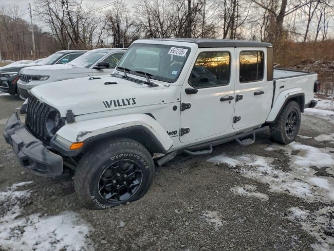 Salvage 2023 Jeep Gladiator  in White