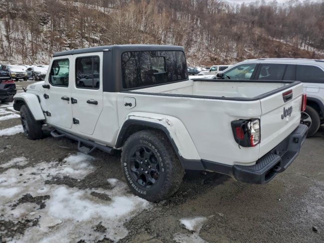 Salvage 2023 Jeep Gladiator  in White