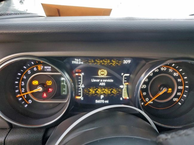 Salvage 2023 Jeep Gladiator  in White