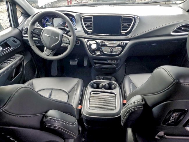 Salvage 2023 Chrysler Pacifica Hybrid Touring L in White