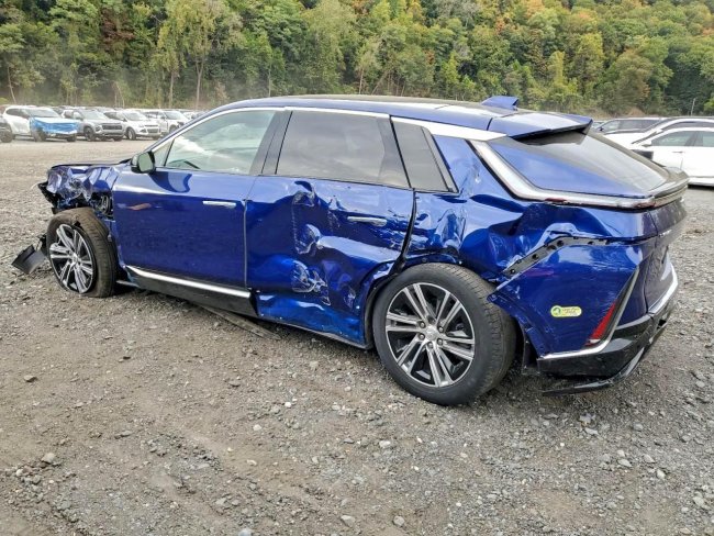 Salvage 2024 Cadillac Lyriq Luxury in Blue